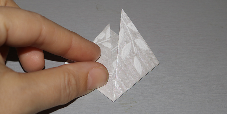 Blüte aus Papier basteln