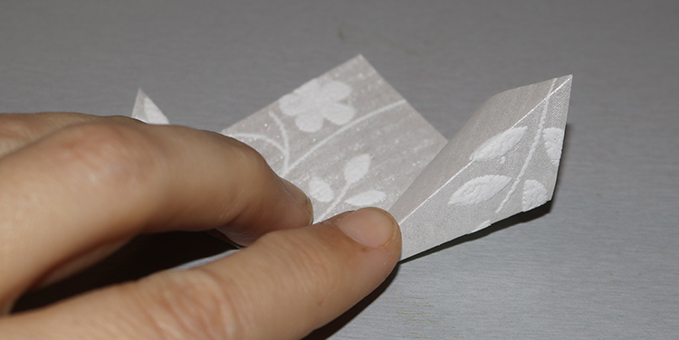 Blüte aus Papier basteln