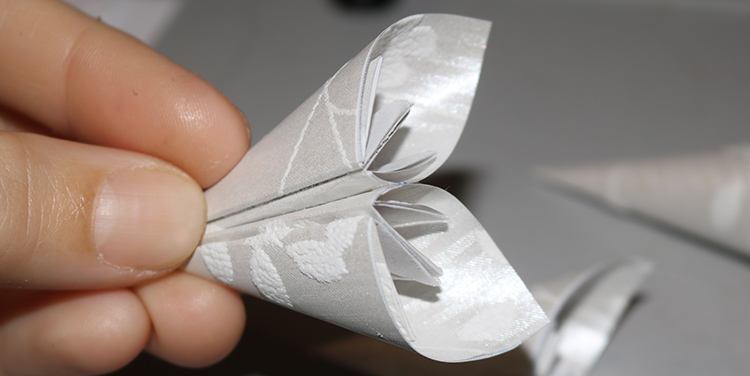 Blüte aus Papier basteln