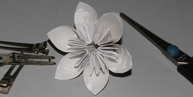 Weihnachtsbaum aus Papier basteln