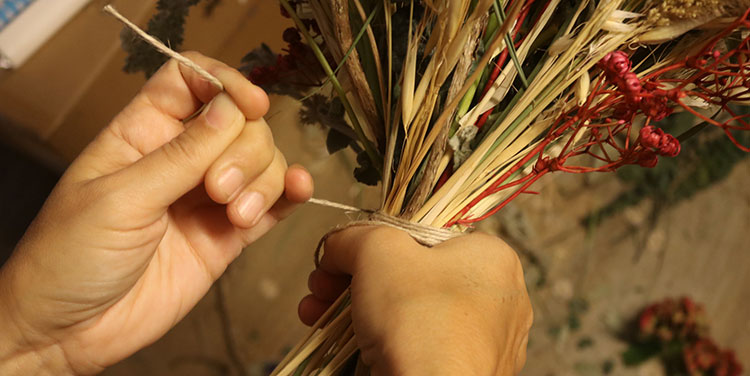 Strauss zusammenbinden