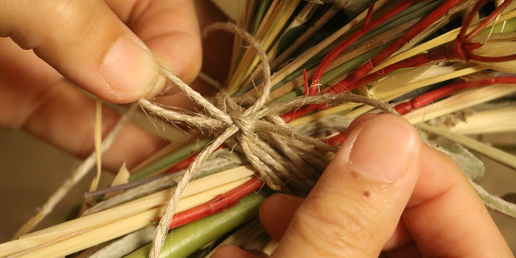 Strauss zusammenbinden