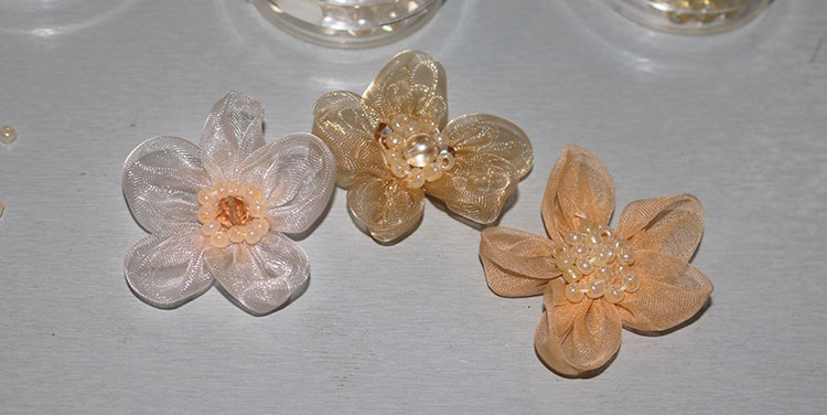 Blüten aus Organza