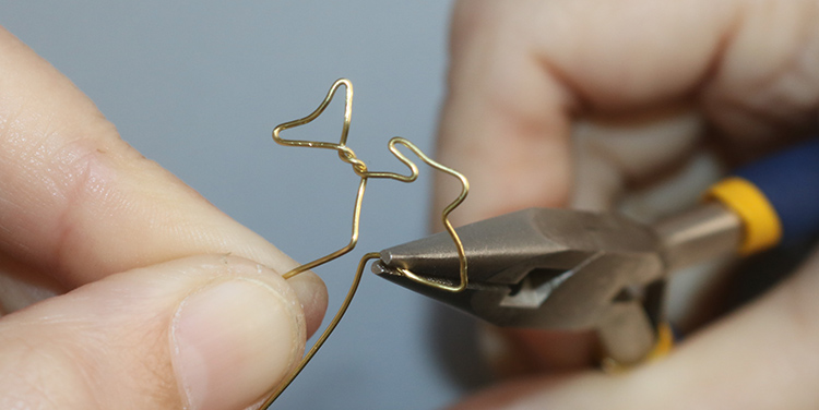 Fisch aus Draht und Nagellack