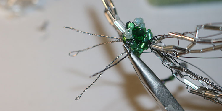 Anleitung Drahtlibelle Beine formen