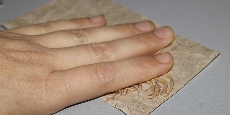 Henne und Hahn aus Papierdraht biegen