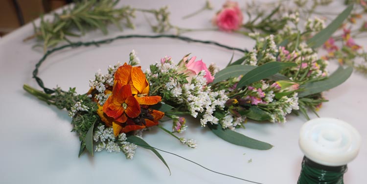 Blumenkranz für das Haar