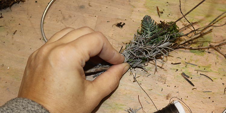 Drahtherz herbstlich gestalten