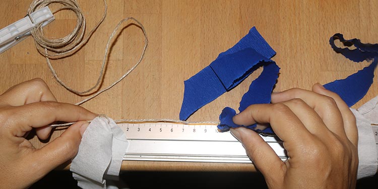 Girlande Krepppapier verknoten