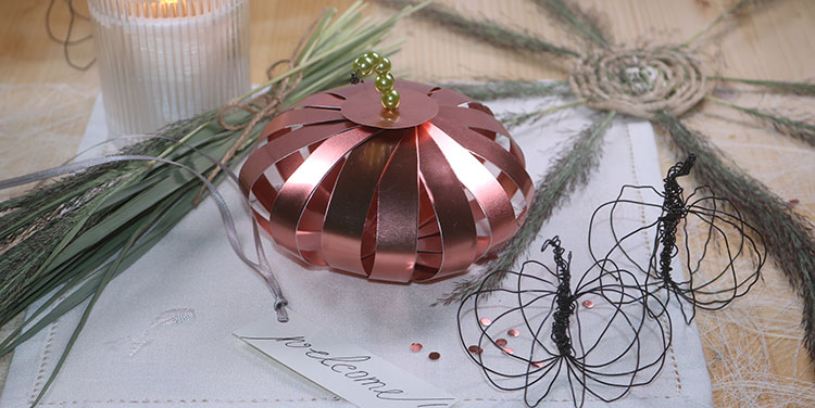 Herbst Hochzeit Deko Anleitung Braun Silber Metallfolie Kürbis