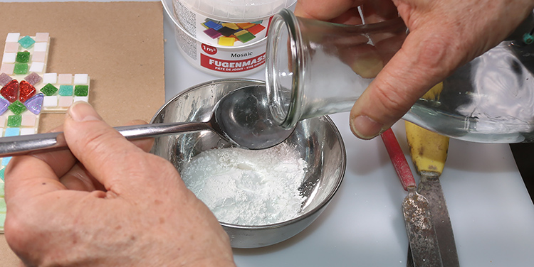 Fugenmasse anrühren