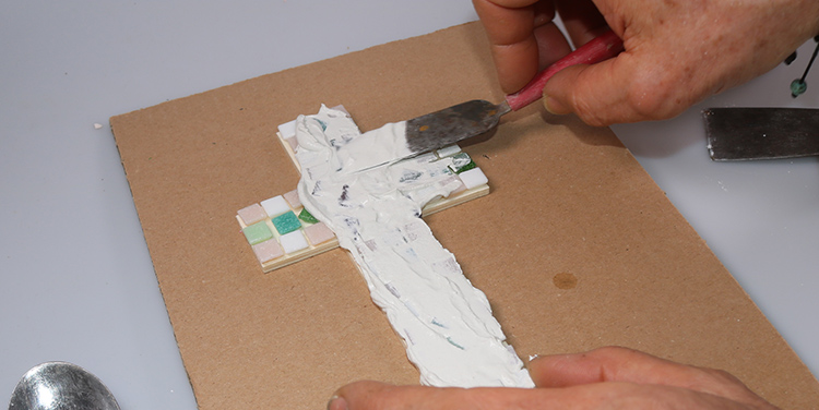 Fugenmasse aufstreichen