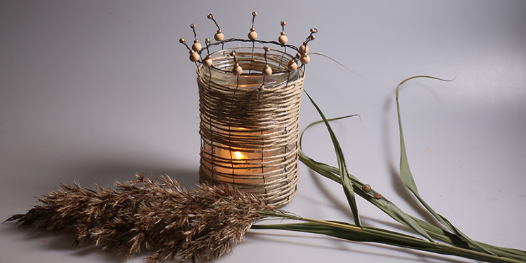 Windlicht aus Paketschnur und Draht