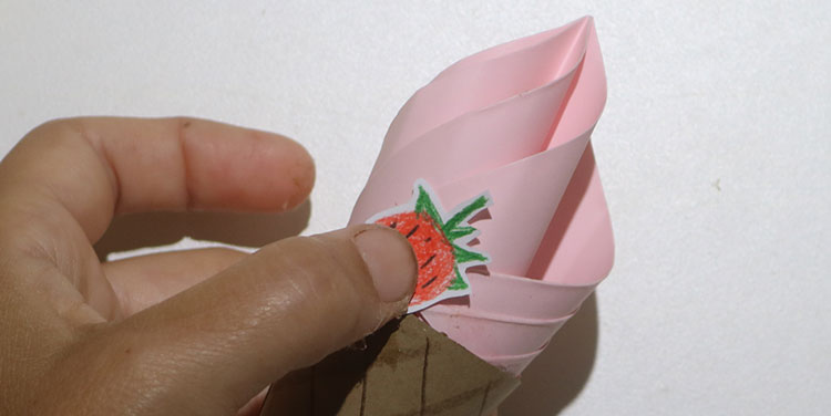 Anleitung Papier Eistüte basteln