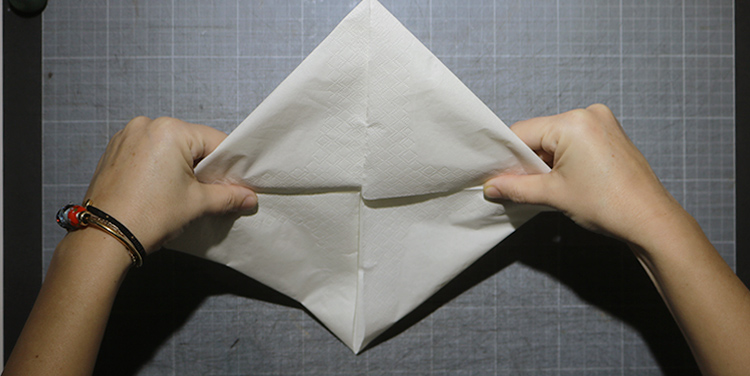 Servietten falten Kreuz