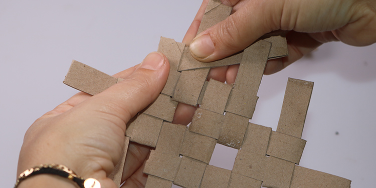 Schachtel aus Toilettenpapierrollen