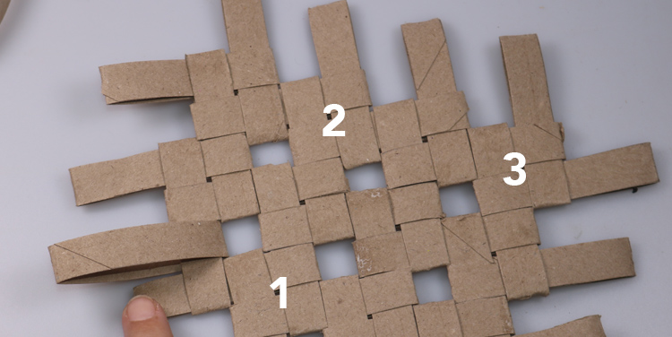 Schachtel aus Toilettenpapierrollen