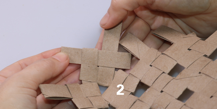 Schachtel aus Toilettenpapierrollen