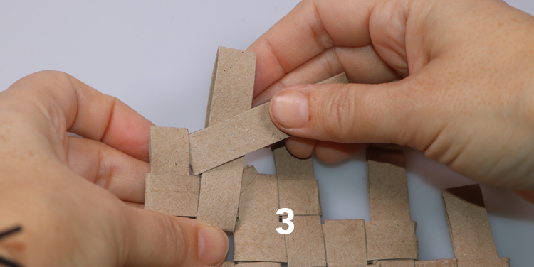 Schachtel aus Toilettenpapierrollen