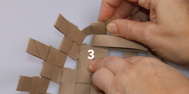 Schachtel aus Toilettenpapierrollen