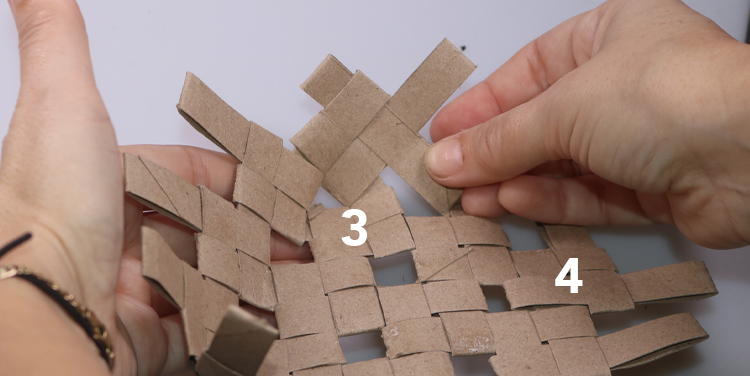 Schachtel aus Toilettenpapierrollen