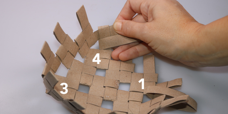 Schachtel aus Toilettenpapierrollen