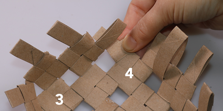 Schachtel aus Toilettenpapierrollen