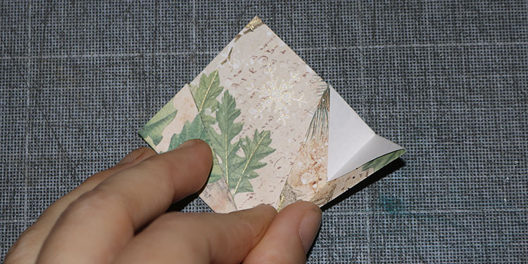 Weihnachtsbaum aus Papier basteln