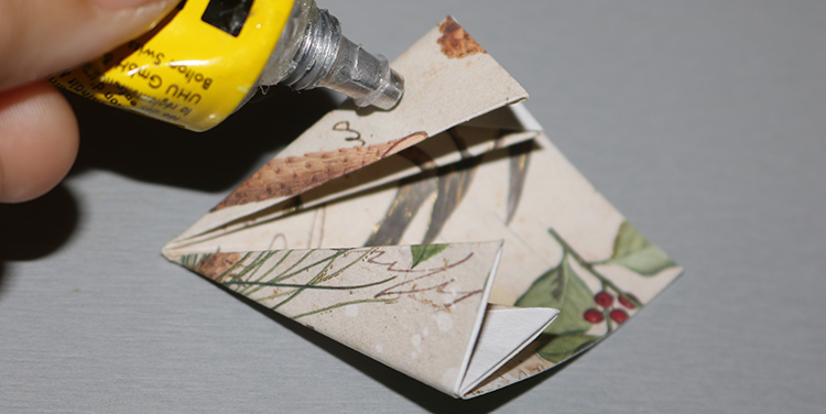 Weihnachtsbaum aus Papier basteln