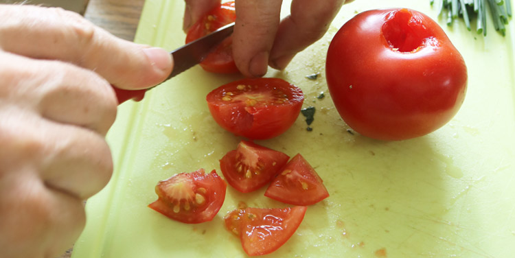 Tomaten schneiden