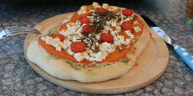 Rezept für Kürbis Pizza Herbstrezept