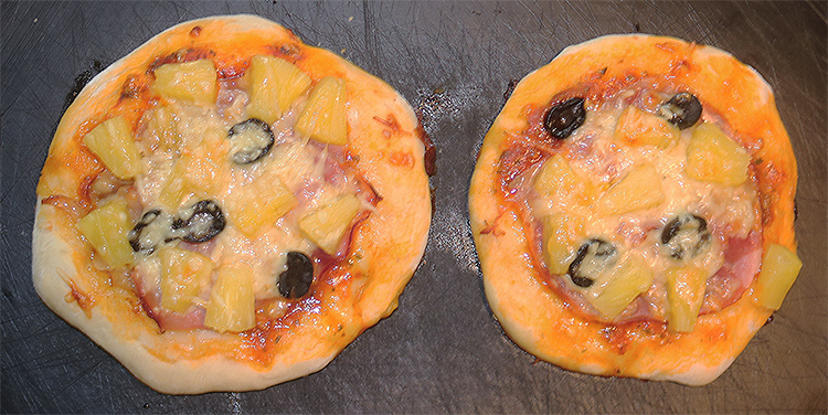 kleine Pizzetten Hawaii