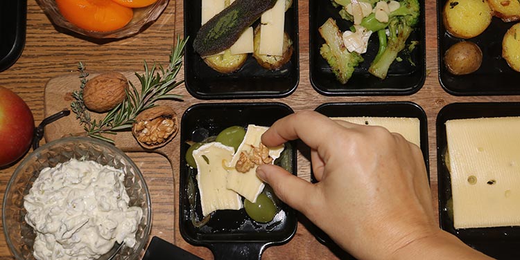 Was brauche ich für einen tollen vegetarischen Raclette Abend?