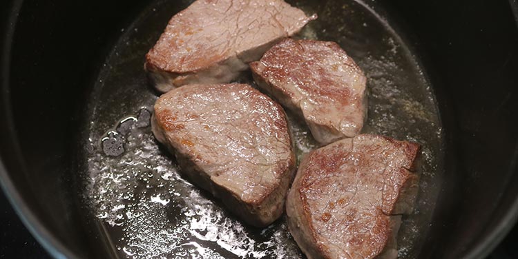 Rinderlungenbraten kurz anbraten