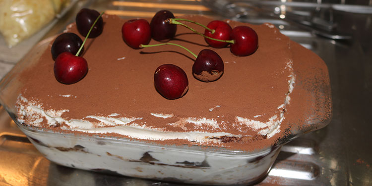 tiramisu mit kirschen