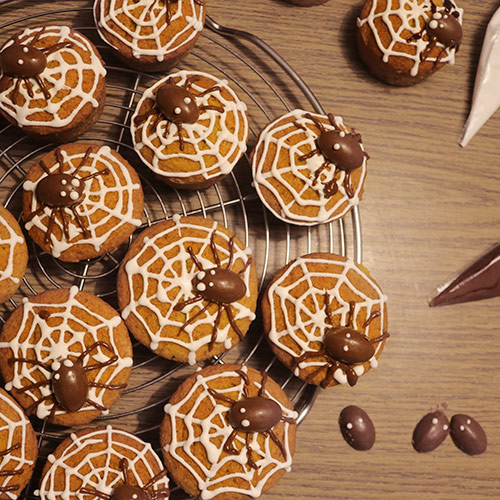Kürbis Muffins mit gruseligem Topping Halloween