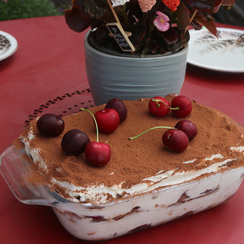 Tiramisu mit Kirschen