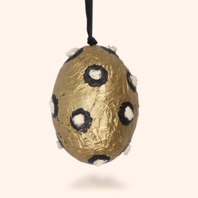 Inizio handdekoriertes Osterei „Gold mit schwarzen Punkten und Knüllchen“